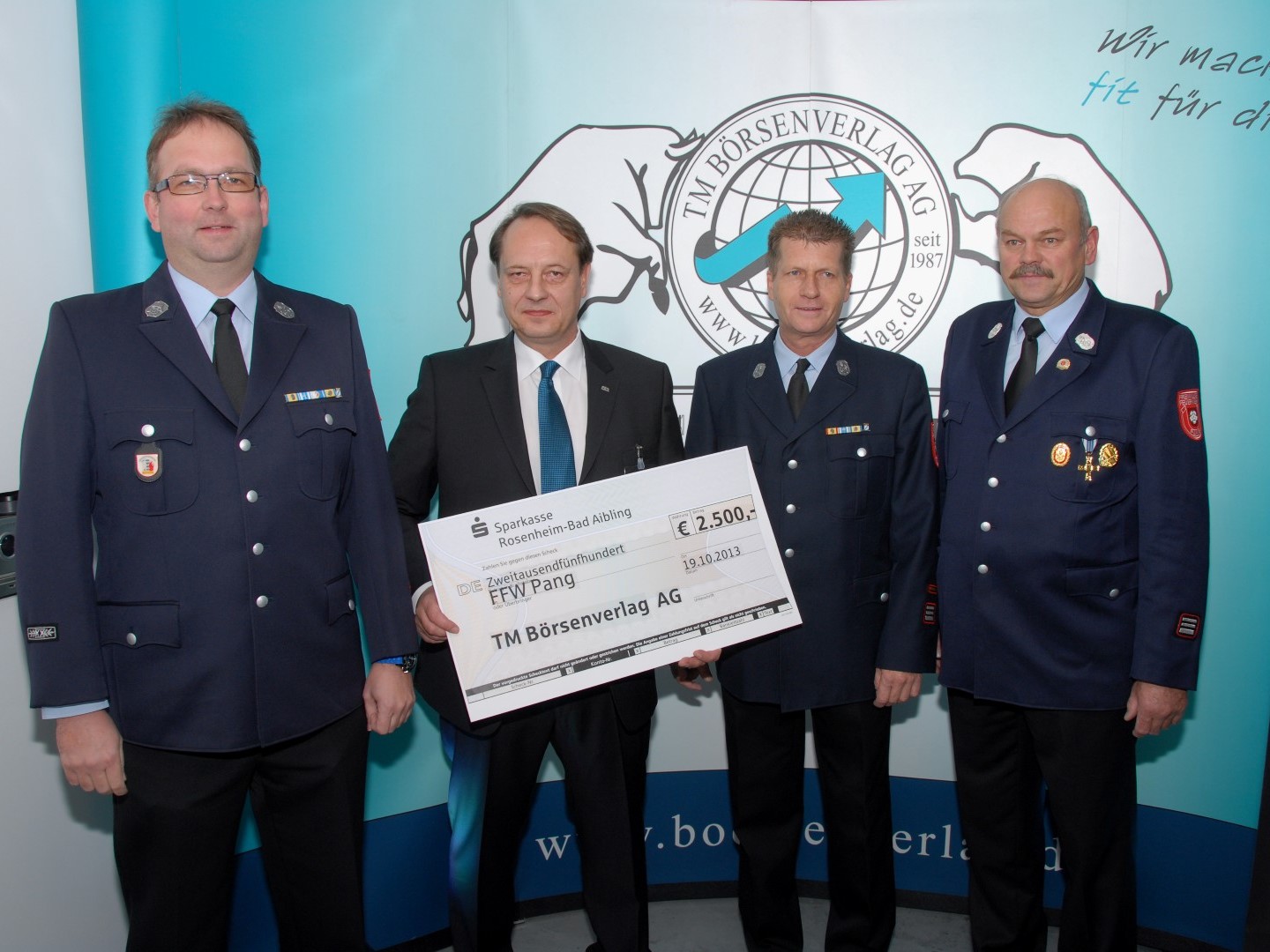 2.500 Euro für die Freiwillige Feuerwehr Pang
